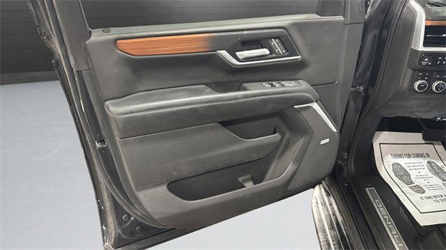 Used 2025 GMC Yukon XL Denali image 36