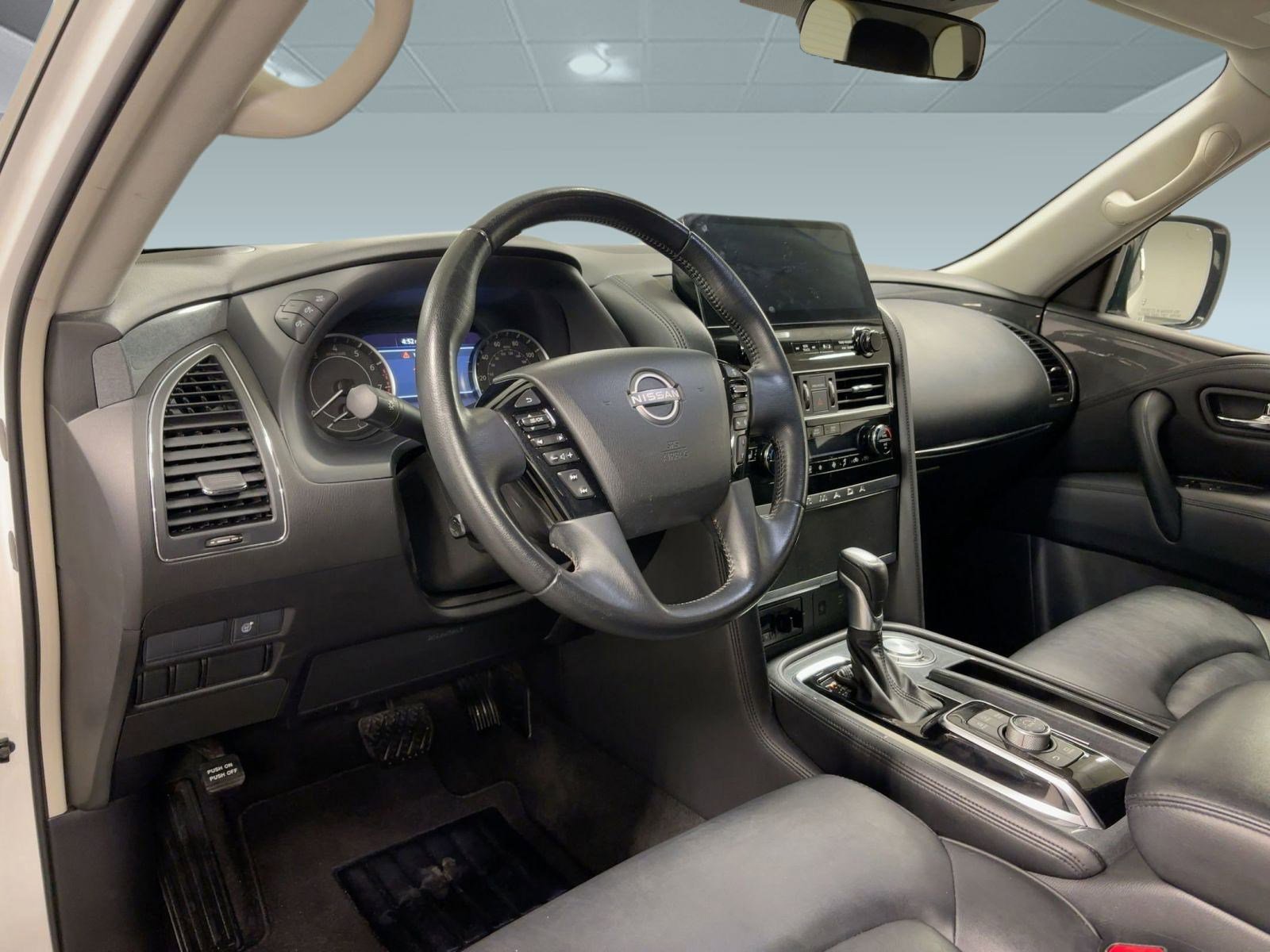 Used 2021 Nissan Armada SV image 3