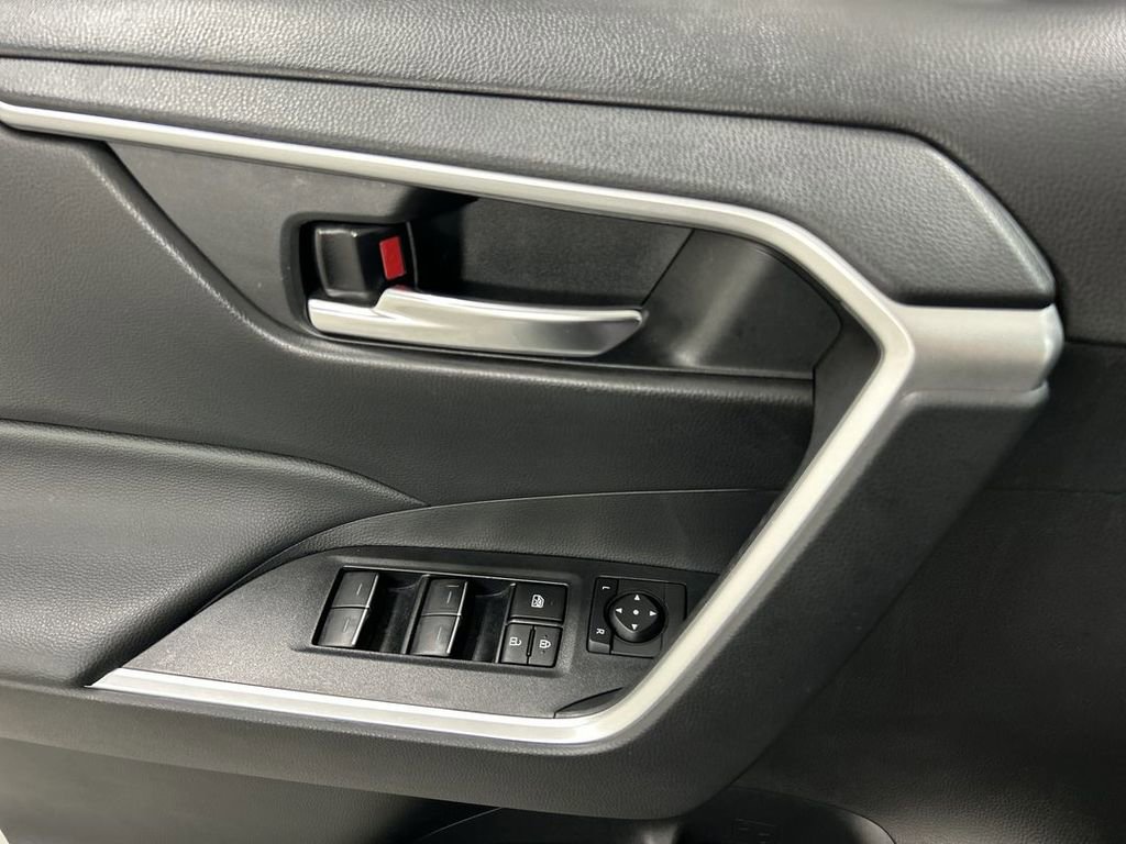 Used 2023 Toyota RAV4 XLE w/ Convenience Package image 11