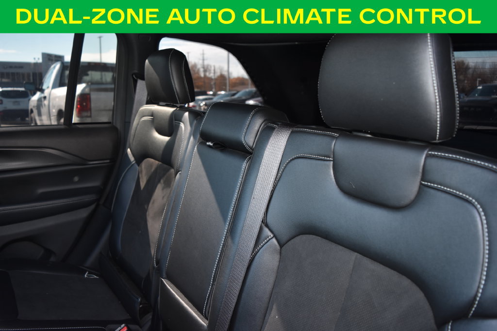 Used 2024 Jeep Grand Cherokee Altitude AWD/4WD image 14