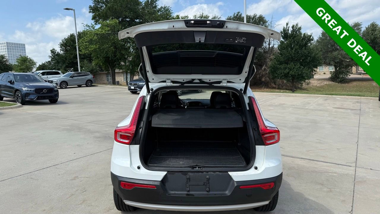 Used 2019 Volvo XC40 T5 Momentum AWD/4WD image 7