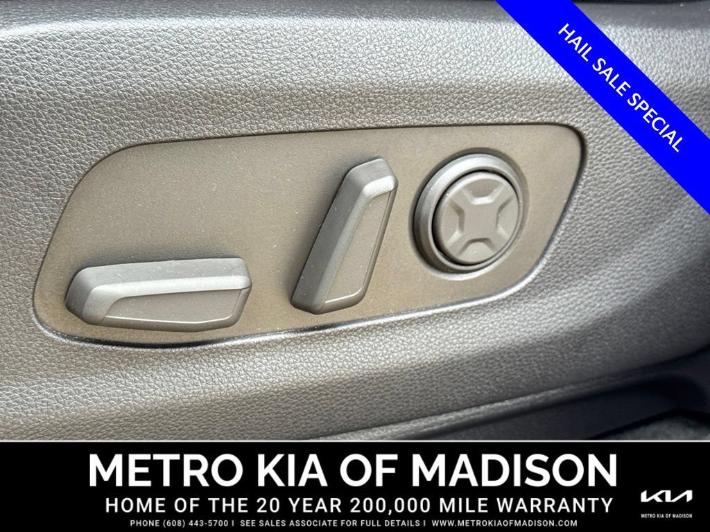 Used 2026 Kia Carnival EX FWD image 13