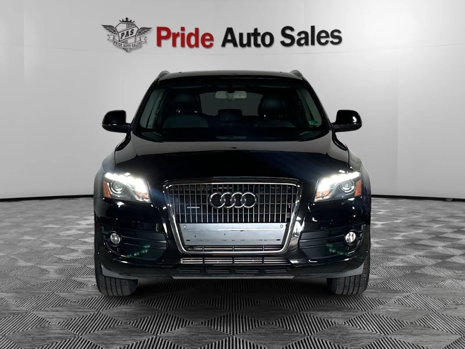 Used 2012 Audi Q5 2.0T Premium Plus w/ Premium Plus Pkg AWD/4WD image 2