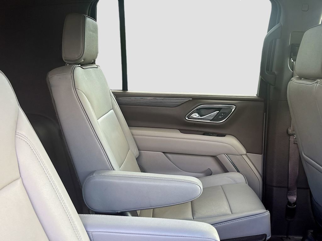 Used 2024 GMC Yukon XL SLT w/ SLT Luxury Package RWD image 24