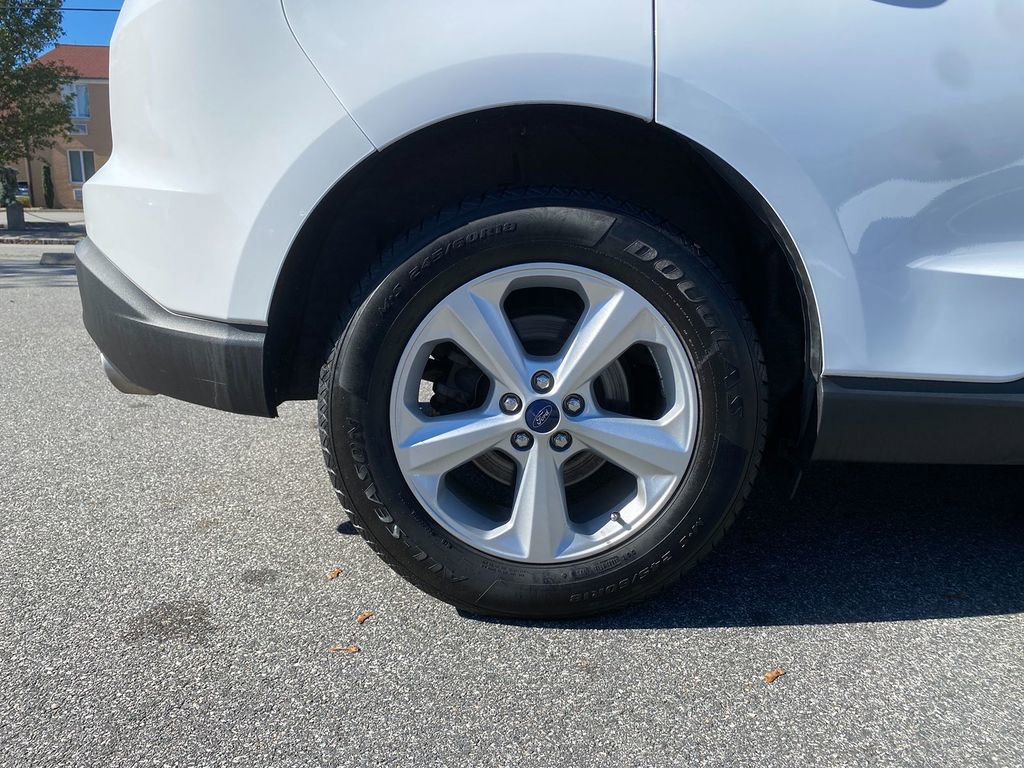 Used 2018 Ford Edge SE image 30