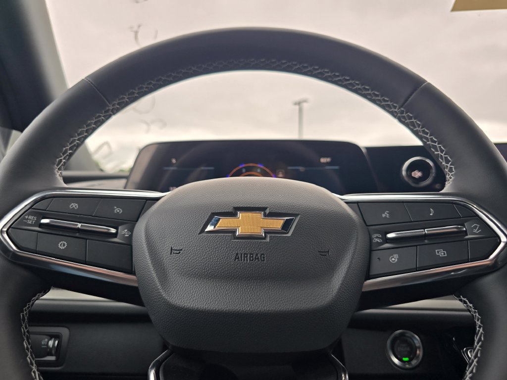 Used 2026 Chevrolet Traverse LT FWD image 29