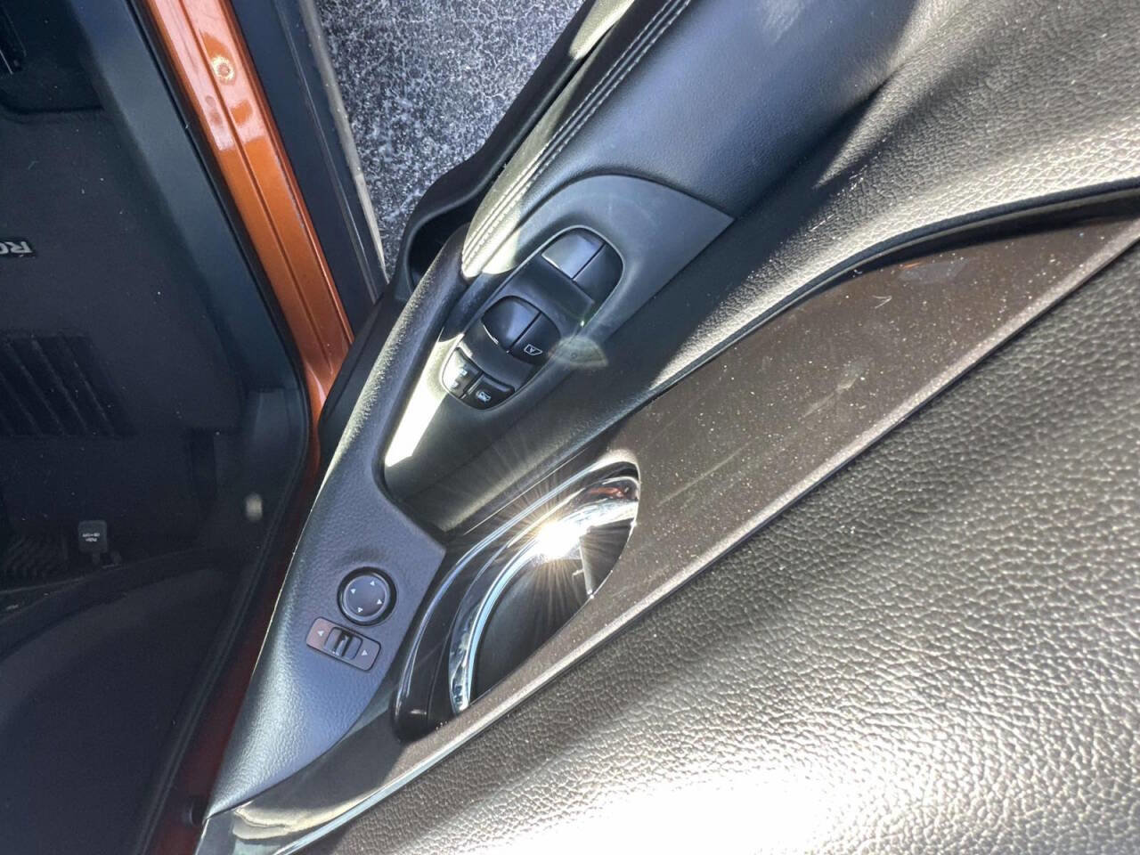 Used 2020 Nissan Rogue SV FWD image 12