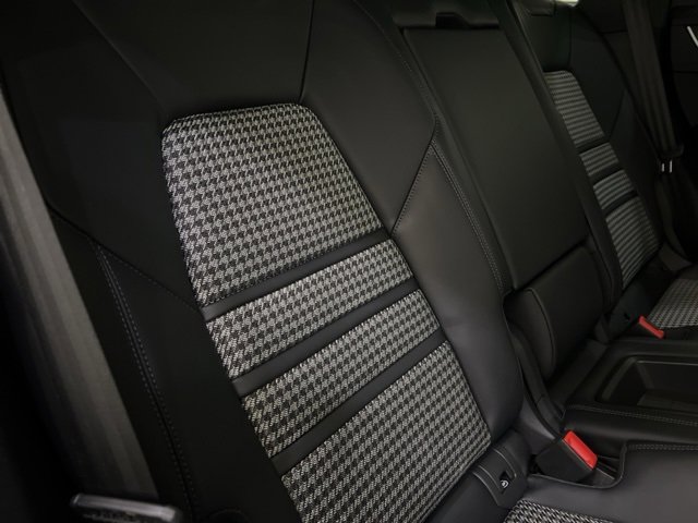 Used 2024 Porsche Cayenne Coupe image 64