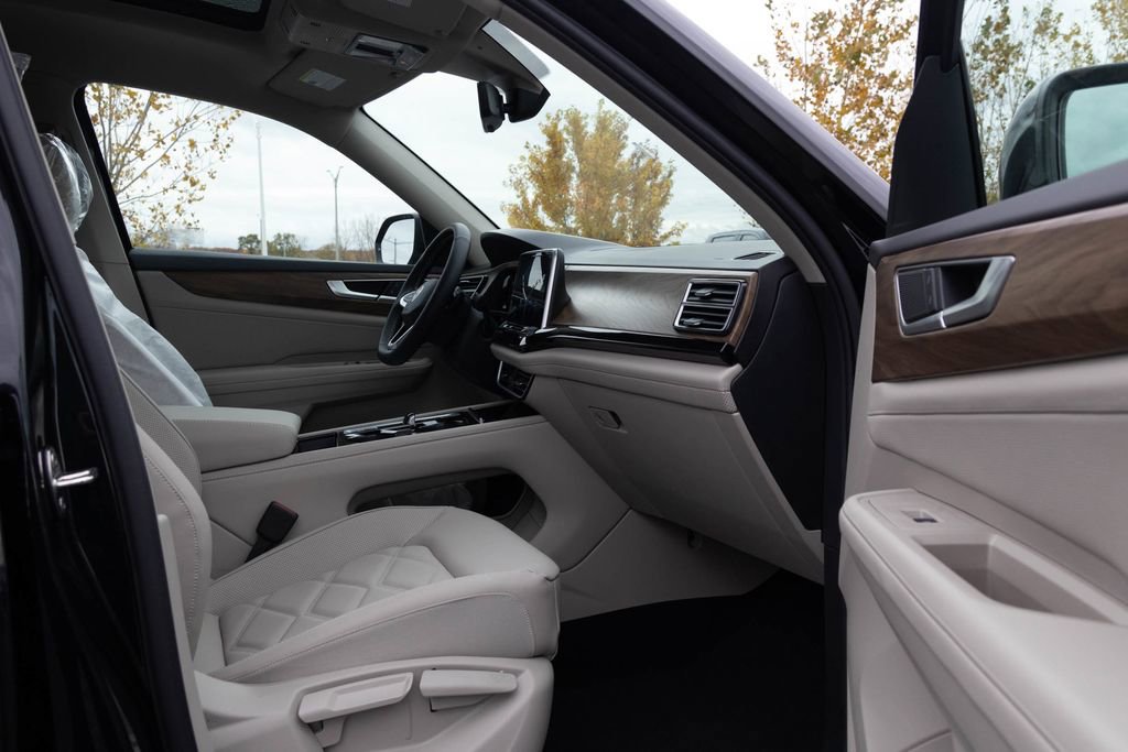 New 2026 Volkswagen Atlas SE image 41