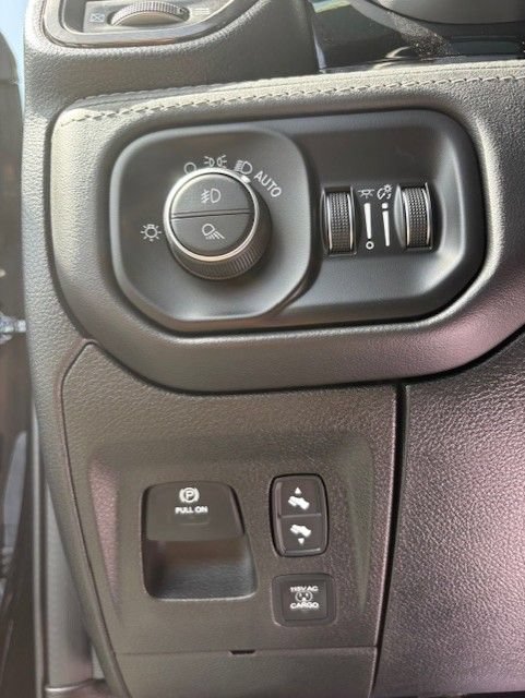 Used 2026 RAM 1500 Limited AWD/4WD image 14