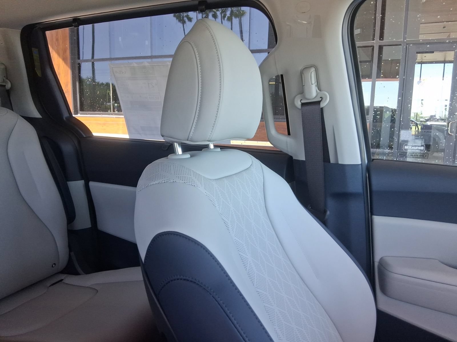New 2026 Kia Carnival EX FWD image 11