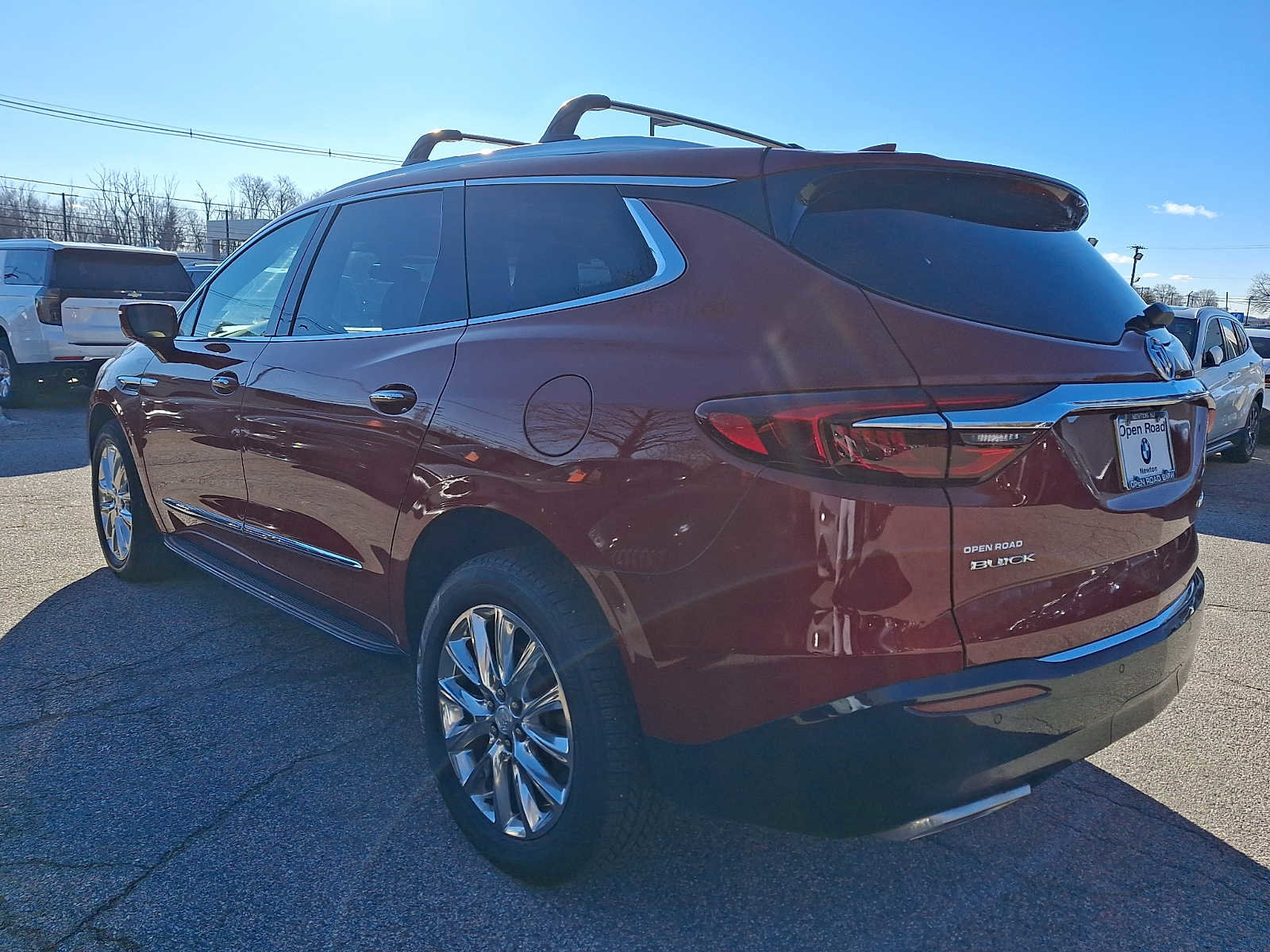 Used 2018 Buick Enclave Essence w/ LPO, Hit The Road Package image 4