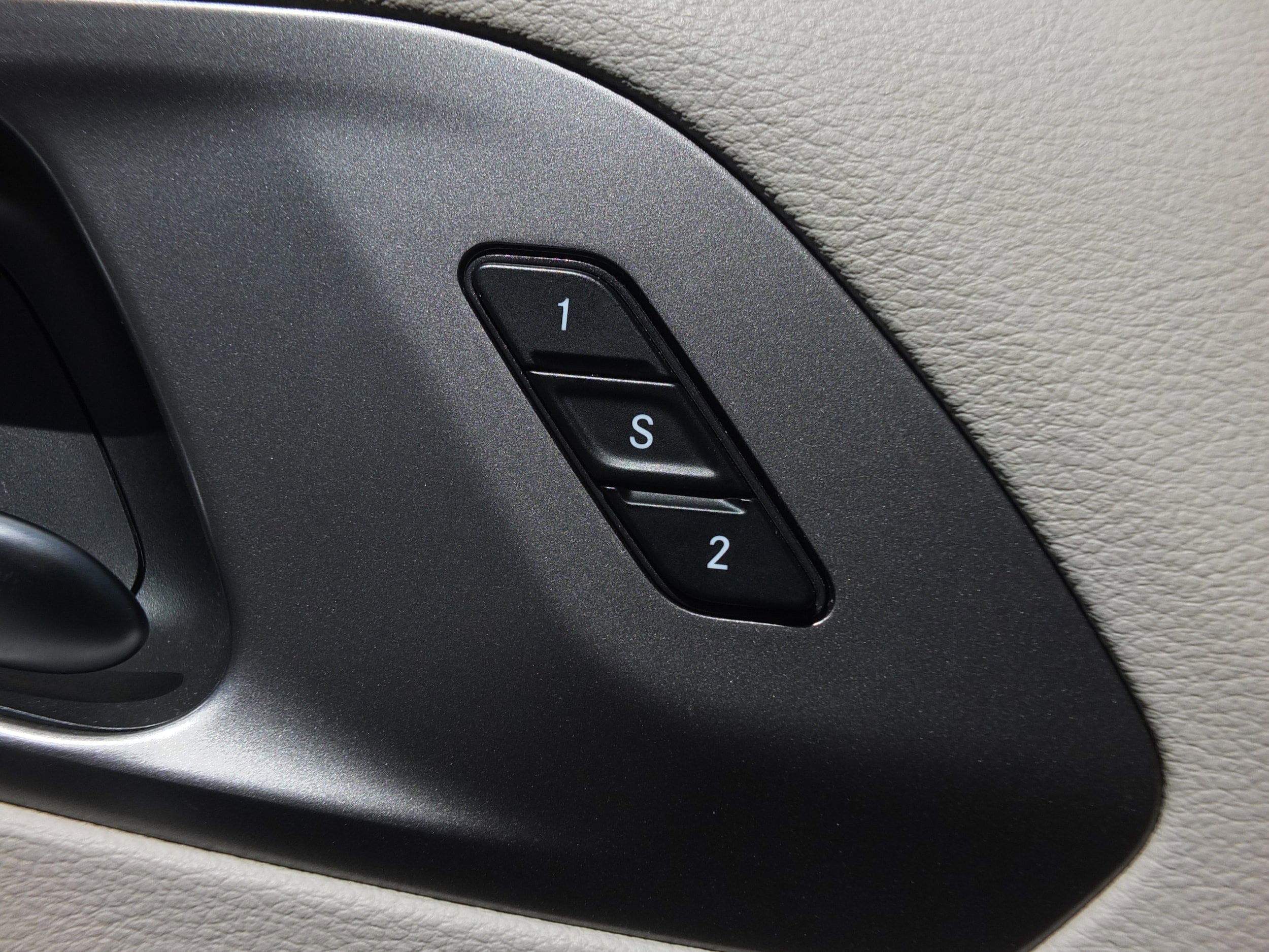 Used 2023 Chrysler Pacifica Touring-L image 19