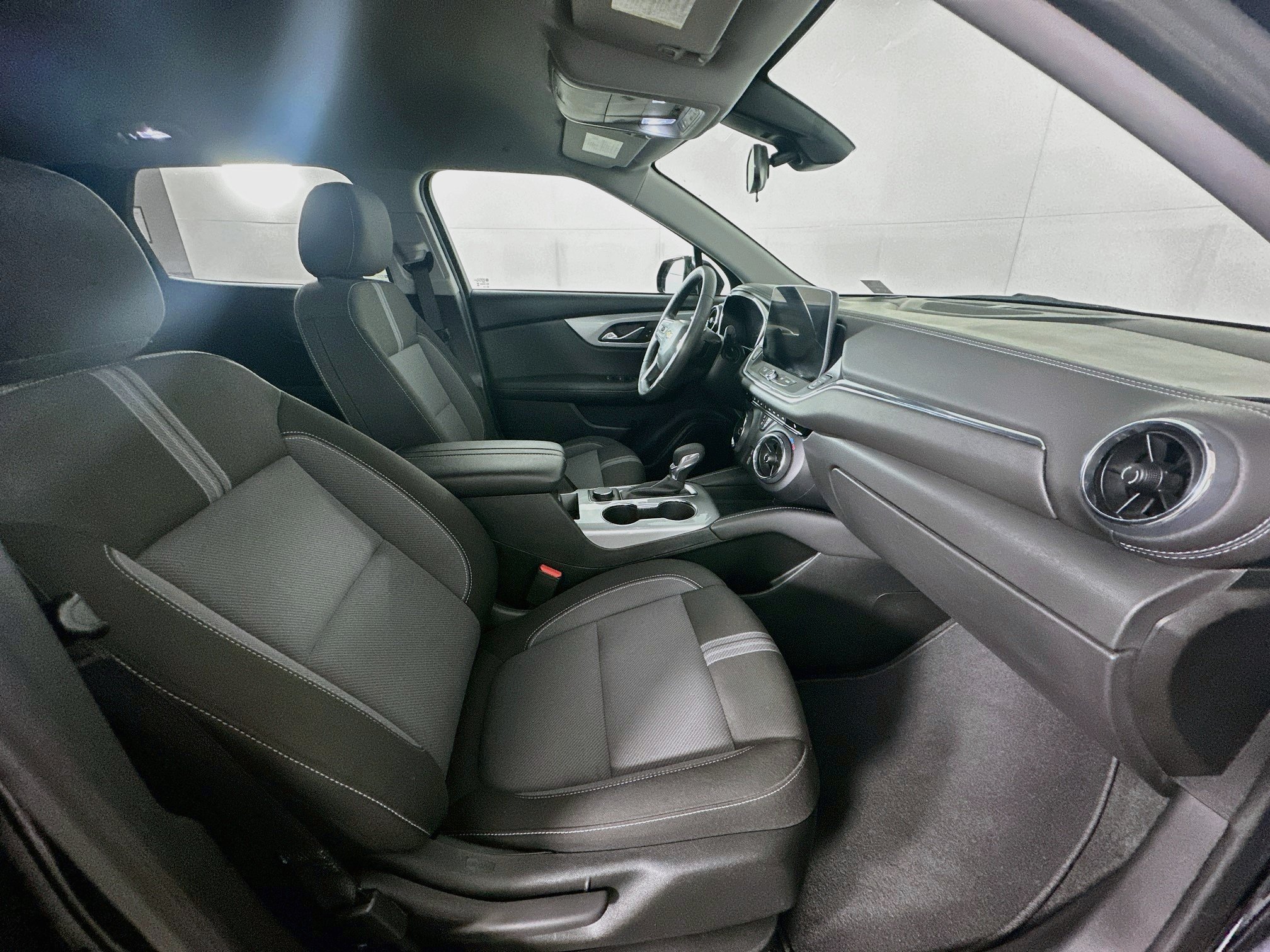 Used 2026 Chevrolet Blazer LT FWD image 29