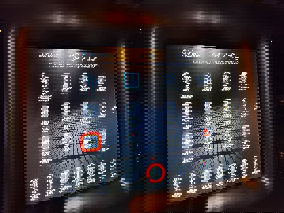 Used 2015 Dodge Challenger R/T Plus image 37