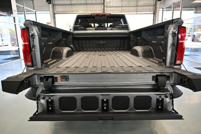 New 2026 Chevrolet Silverado 3500 High Country w/ High Country Premium Package AWD/4WD image 9