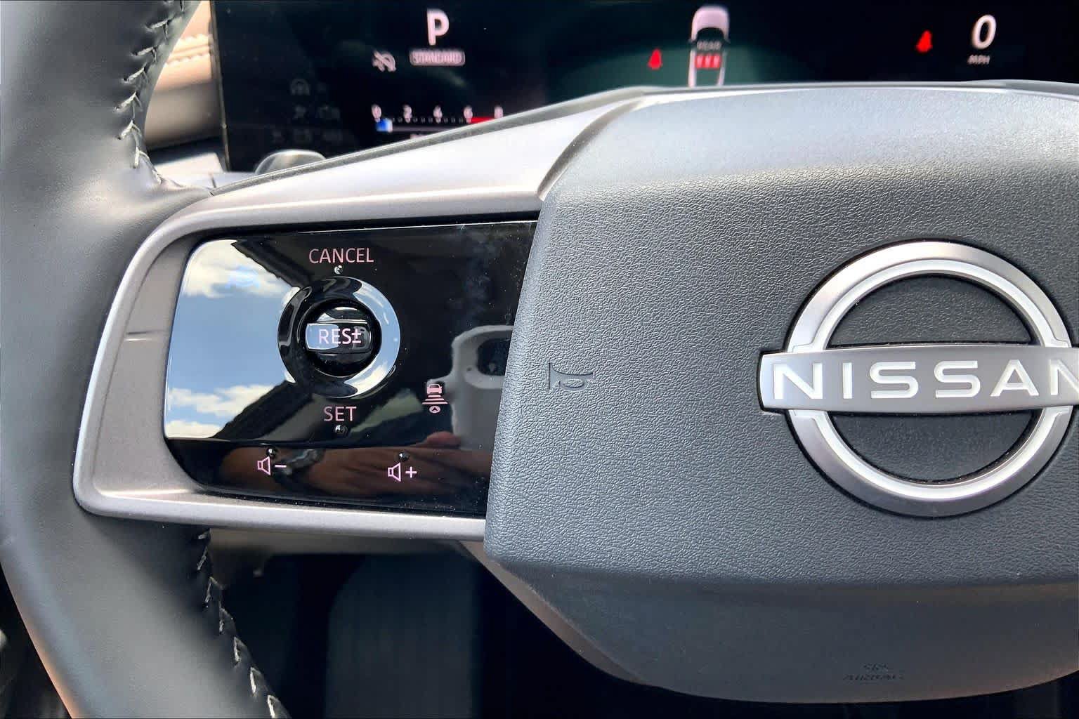 Used 2025 Nissan Murano Platinum w/ Cargo Package AWD/4WD image 24