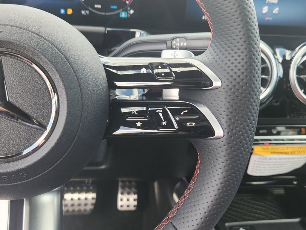 New 2025 Mercedes-Benz GLA 250 4MATIC image 23