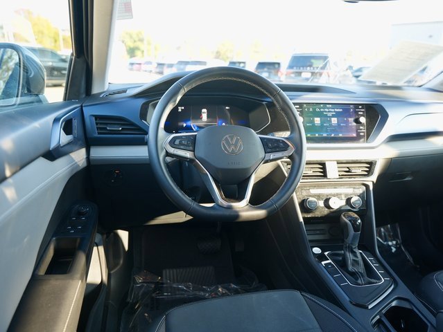 Used 2024 Volkswagen Taos SE image 16