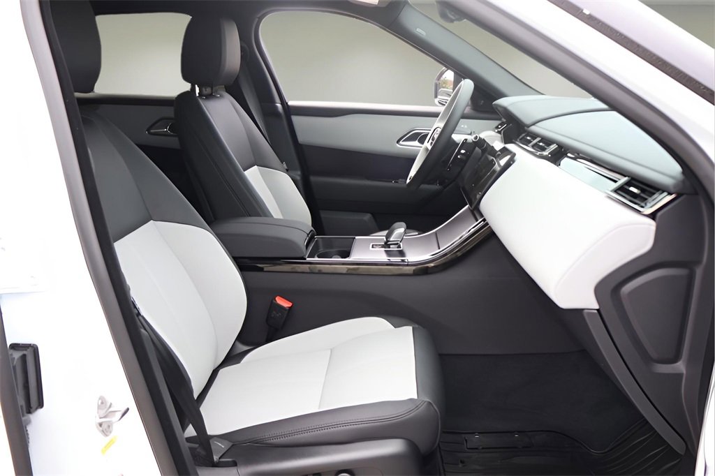 New 2026 Land Rover Range Rover Velar Dynamic SE image 18