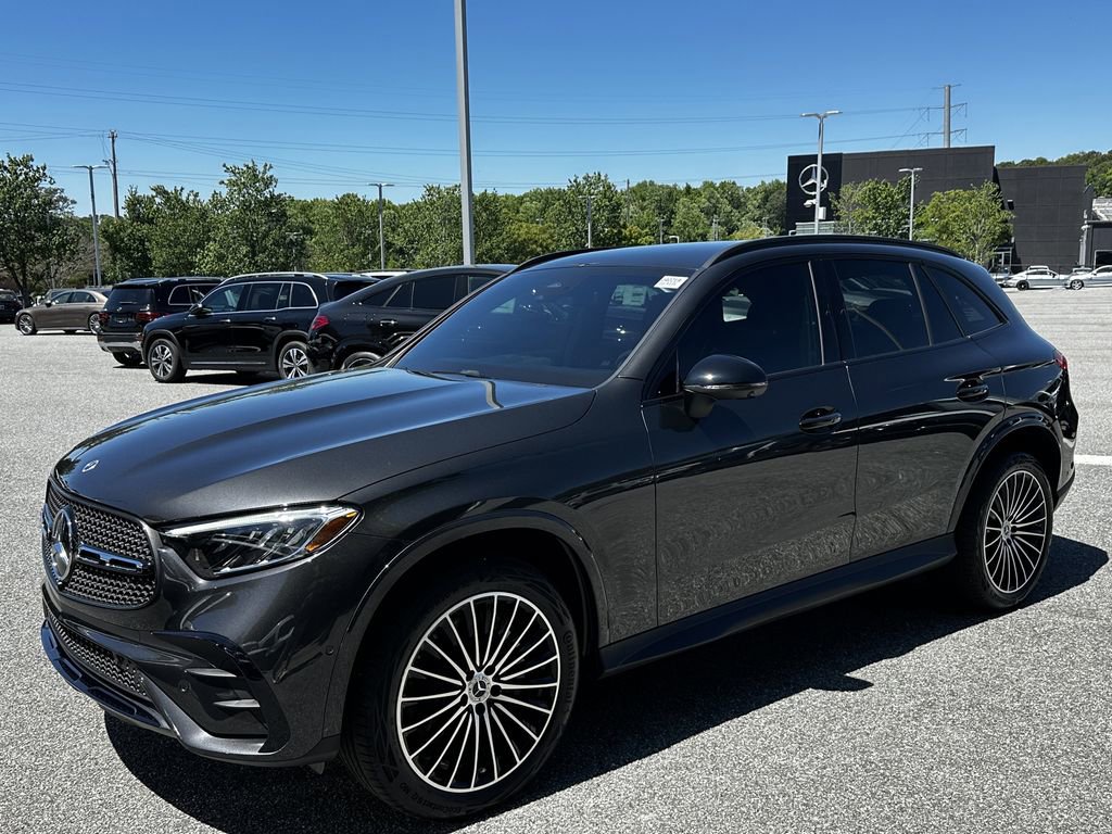 Certified 2025 Mercedes-Benz GLC 300 image 4