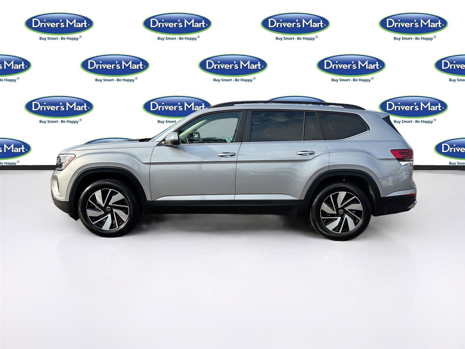 Used 2025 Volkswagen Atlas SE image 4