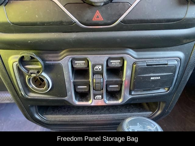 Used 2018 Jeep Wrangler Unlimited Sport S AWD/4WD image 19