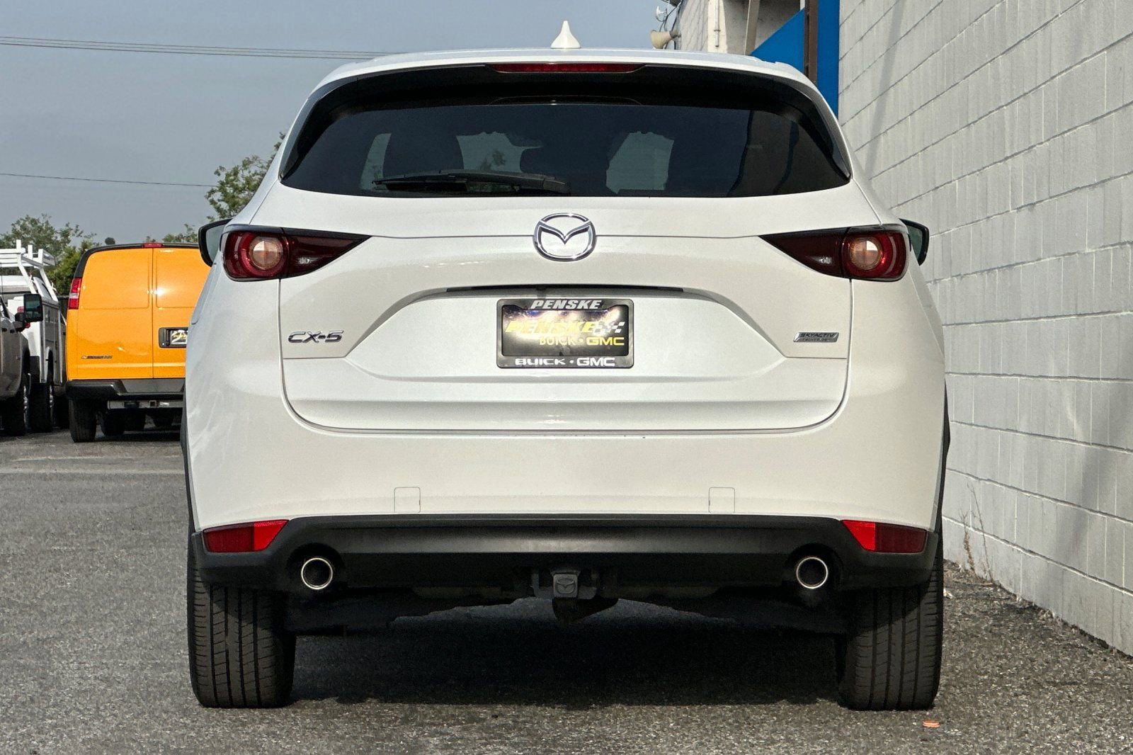 Used 2018 MAZDA CX-5 Touring w/ Preferred Equipment Package FWD image 5