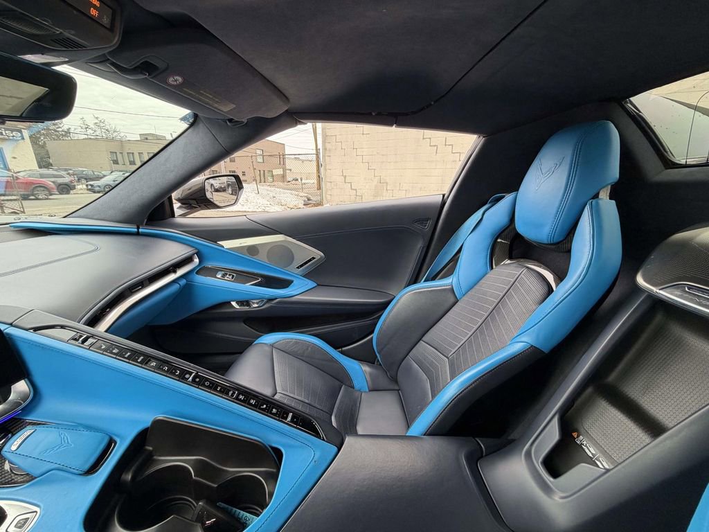 Used 2021 Chevrolet Corvette Stingray Premium Conv w/ Z51 Performance Package image 28