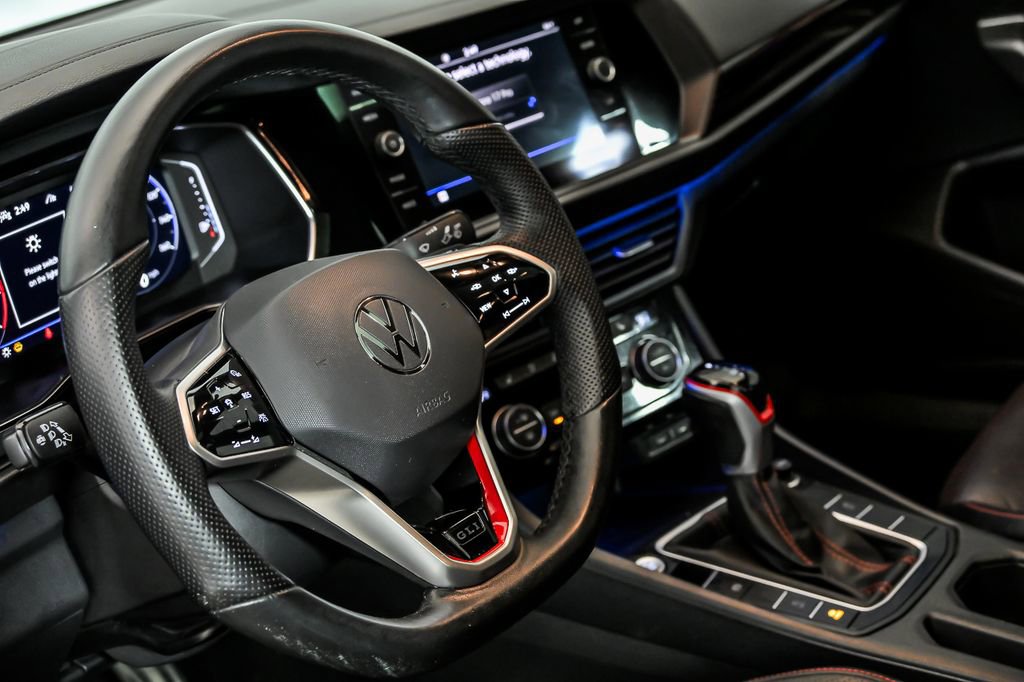 Used 2023 Volkswagen Jetta GLI Autobahn image 16