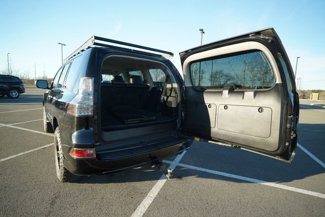 Used 2018 Lexus GX 460 Premium w/ Premium Package image 18