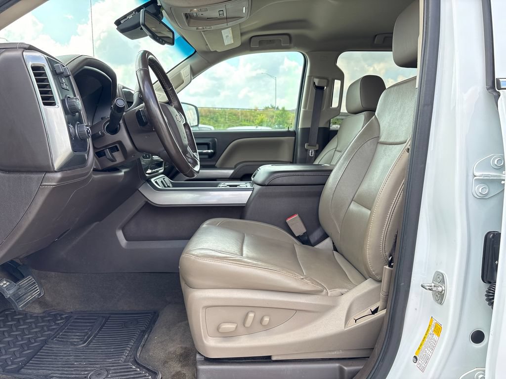 Used 2018 Chevrolet Silverado 1500 LTZ Z71 w/ LTZ Plus Package AWD/4WD image 12