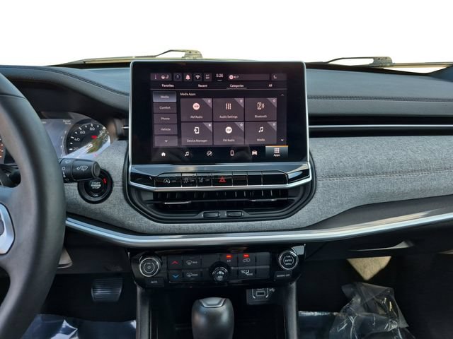 Used 2024 Jeep Compass Latitude w/ Sun and Sound Group AWD/4WD image 15