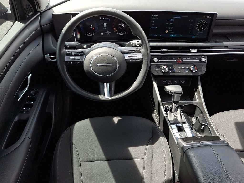 Used 2025 Hyundai Tucson SE image 11