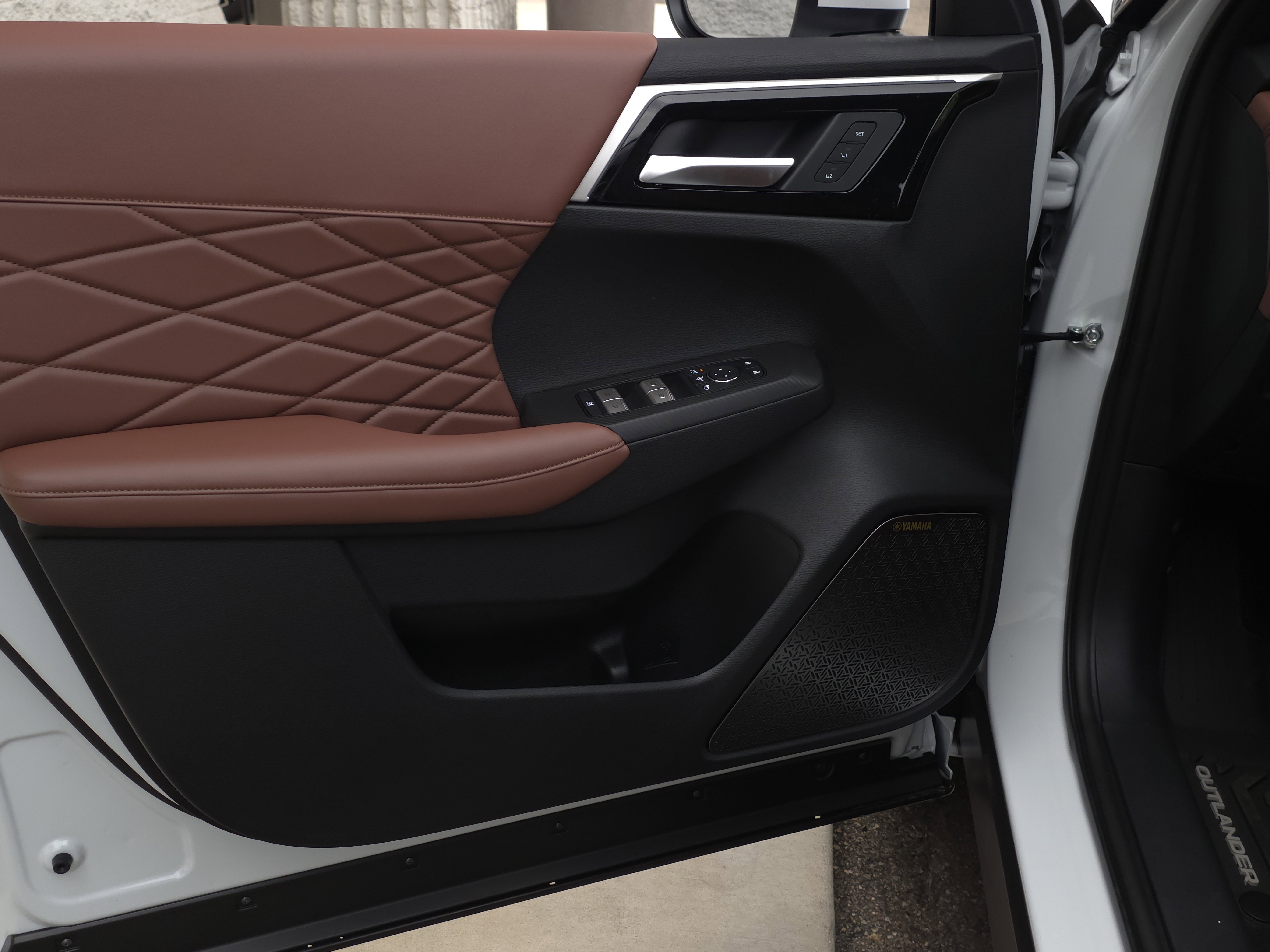 New 2025 Mitsubishi Outlander SEL image 7