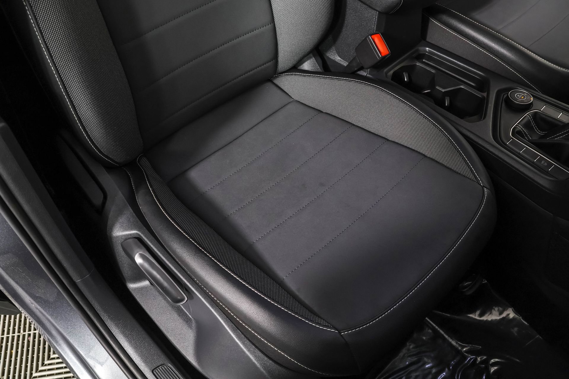 Used 2022 Volkswagen Taos SE w/ Panoramic Sunroof Package image 45