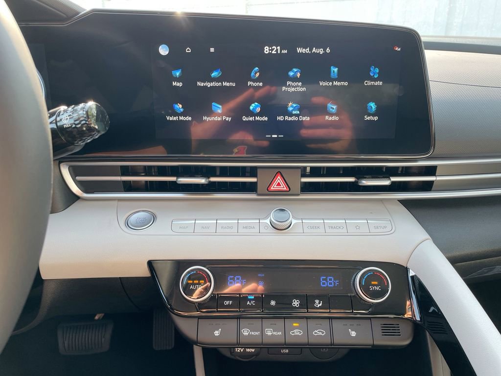 New 2025 Hyundai Elantra Limited image 46