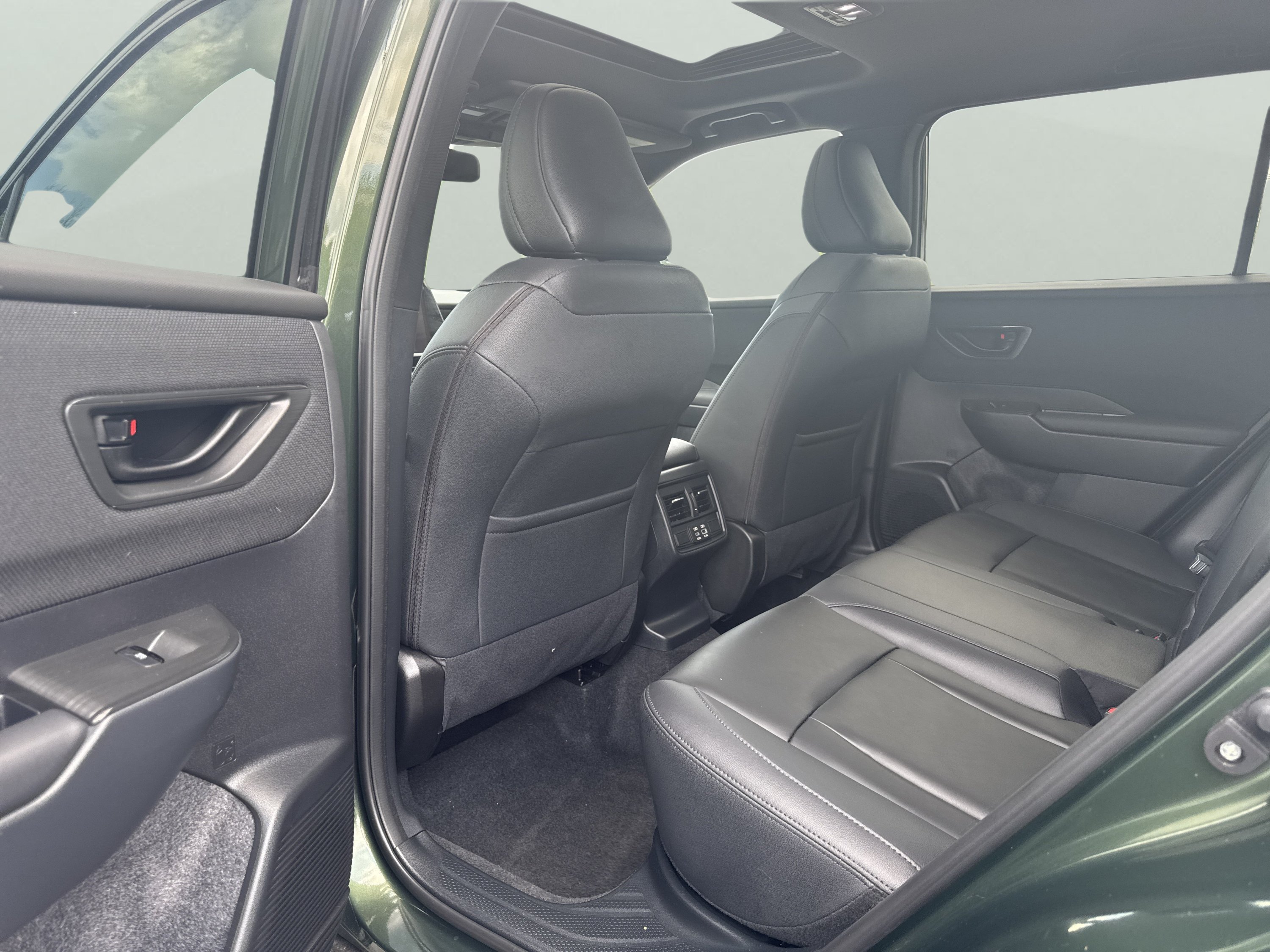 Used 2026 Subaru Outback Premium AWD/4WD image 11