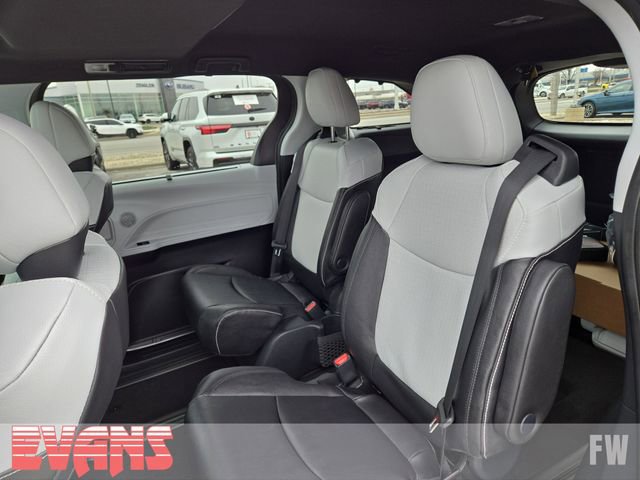 New 2026 Toyota Sienna XSE image 25