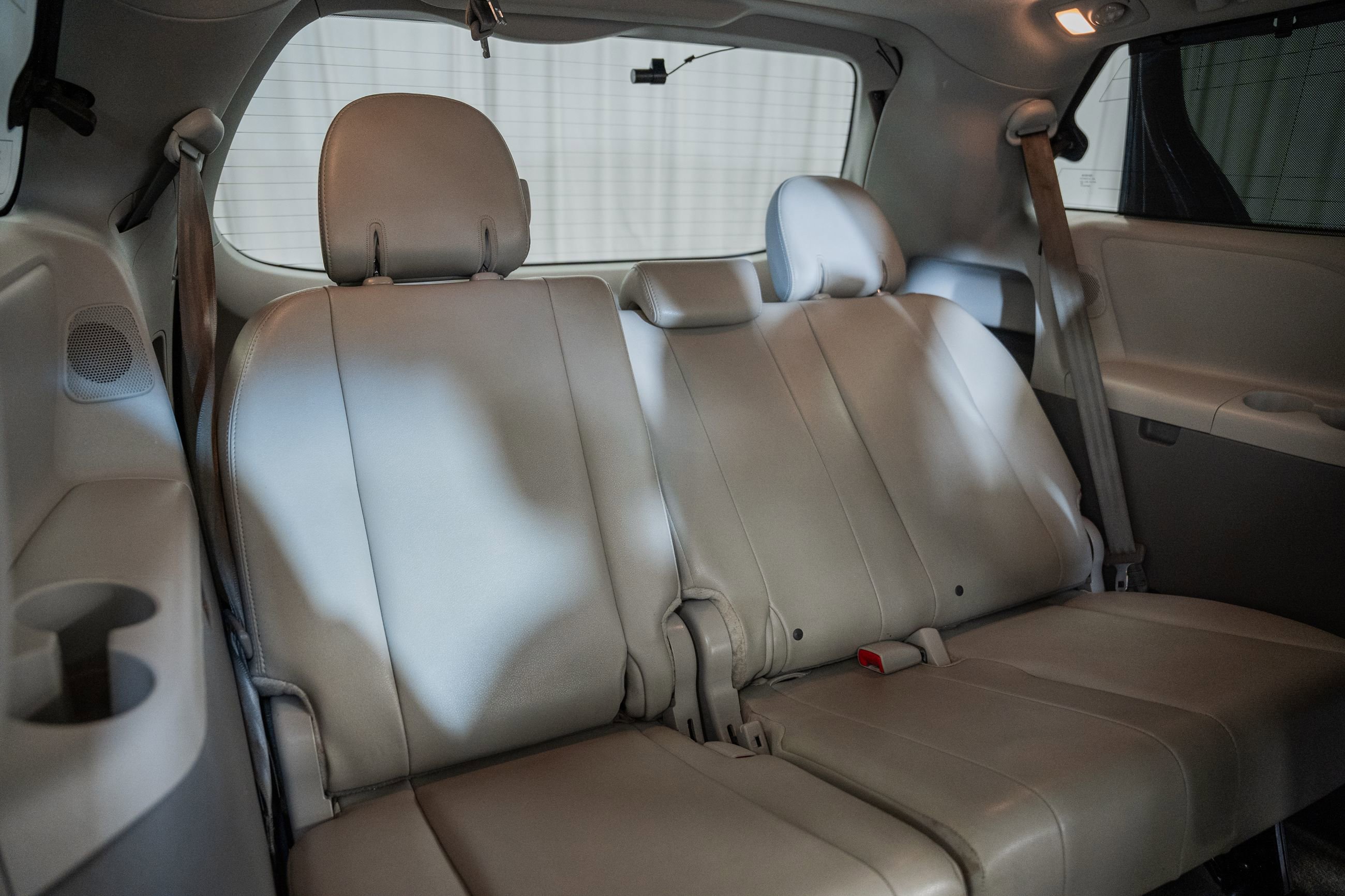 Used 2014 Toyota Sienna Limited image 42