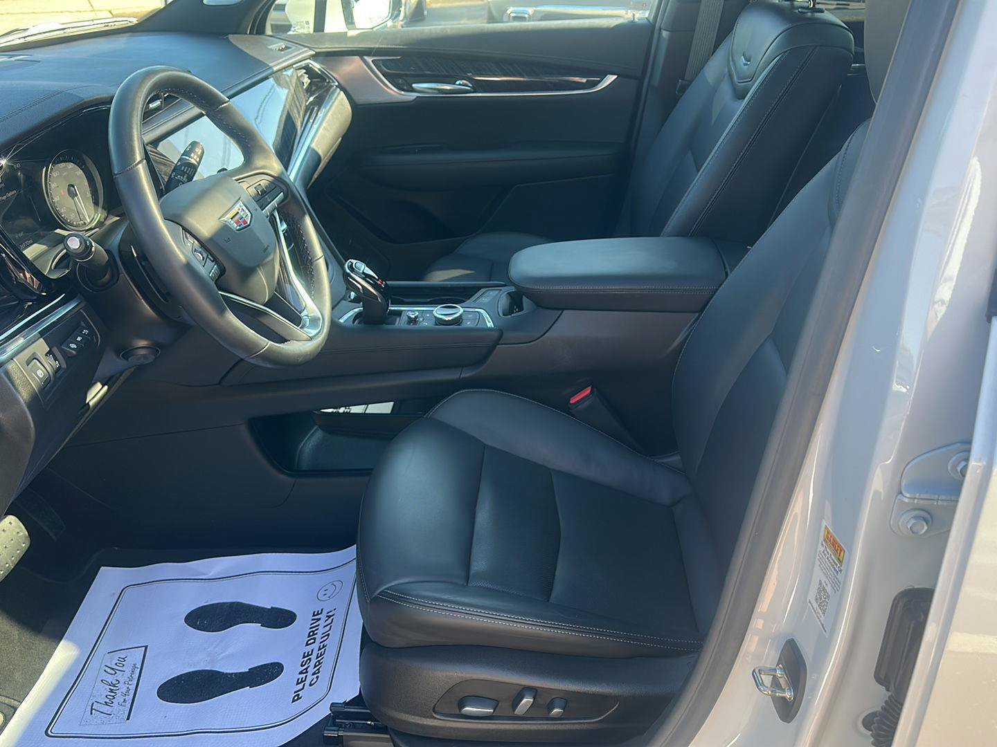 Used 2022 Cadillac XT6 Premium Luxury w/ Technology Package AWD/4WD image 22