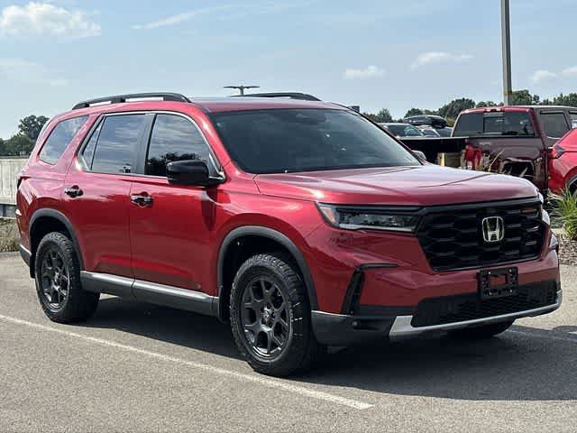 Used 2025 Honda Pilot TrailSport image 33
