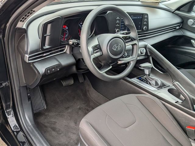 Used 2023 Hyundai Elantra SEL image 13