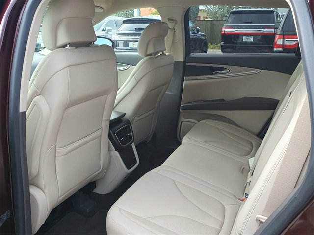 Used 2019 Lincoln Nautilus Select image 14