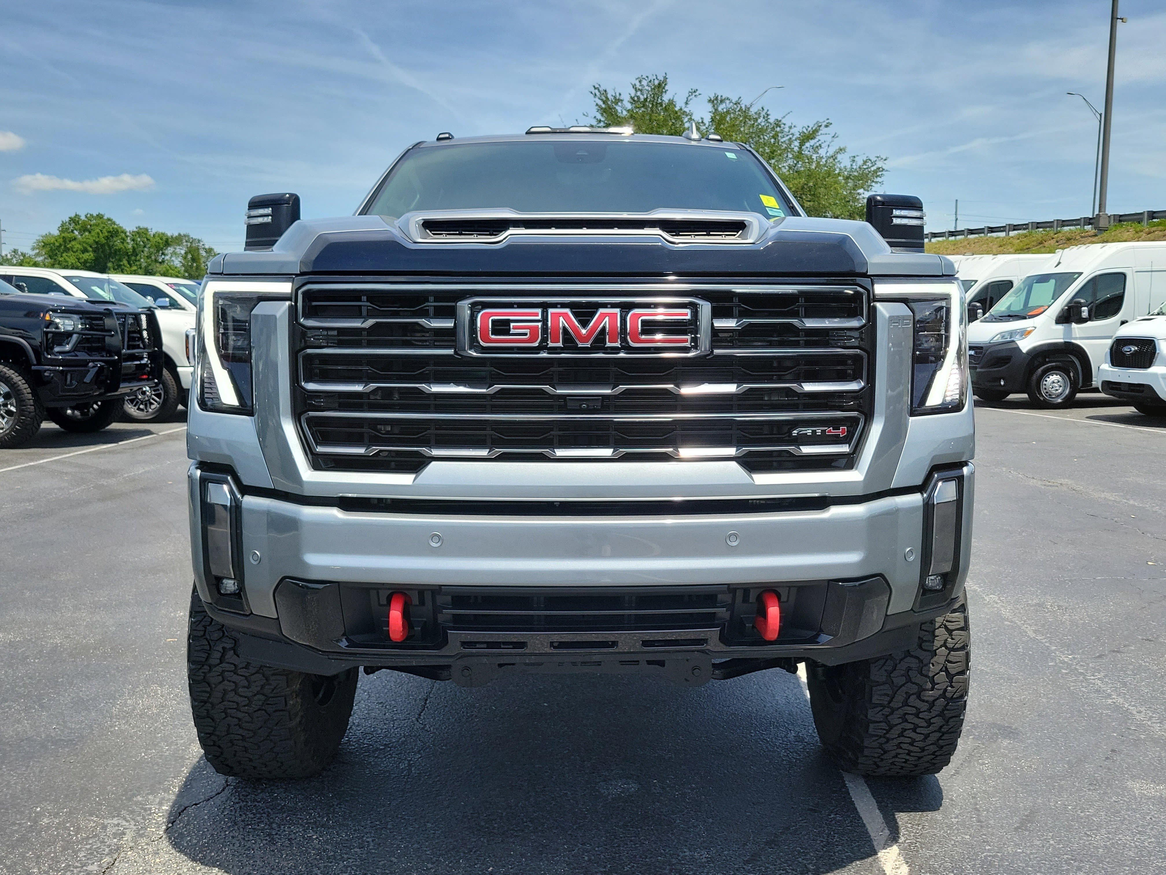 Used 2024 GMC Sierra 2500 AT4 w/ AT4 Premium Plus Package AWD/4WD image 2