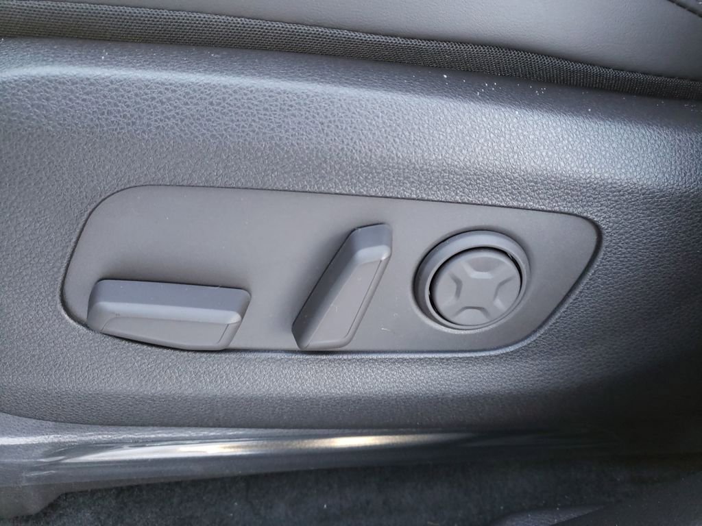 New 2026 Kia Carnival LXS FWD image 15