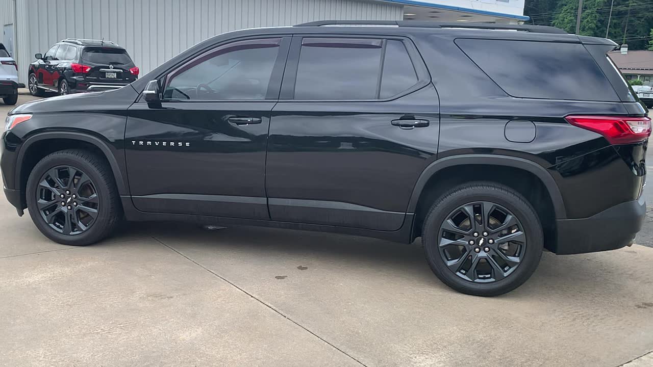 Used 2020 Chevrolet Traverse RS FWD image 2