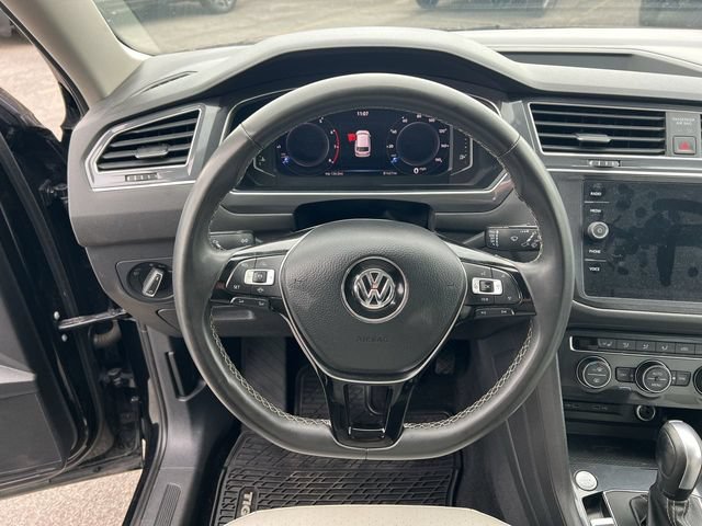Used 2021 Volkswagen Tiguan SEL AWD/4WD image 28