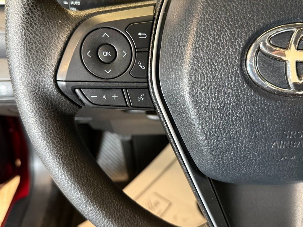 Used 2018 Toyota Camry LE FWD image 10