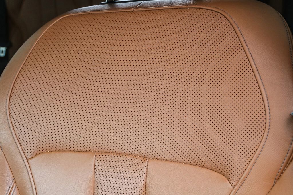 Certified 2022 BMW X6 xDrive40i w/ Executive Package image 28